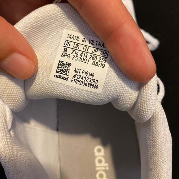 ASWEERUN Adidas shoes - Picture 7 of 7